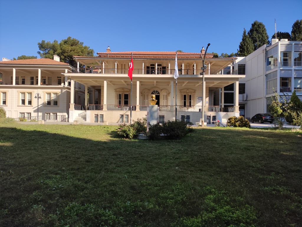 İzmir Buca De Jongh Köşkü