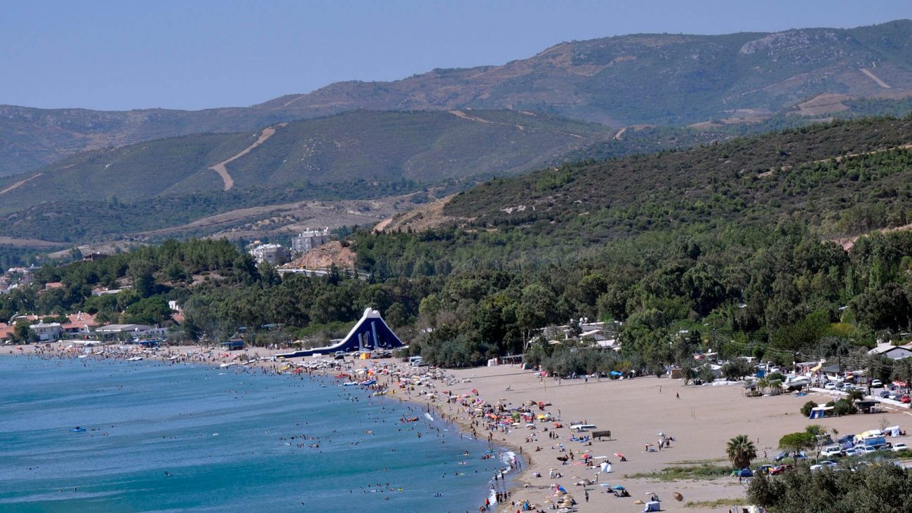 İzmir Menderes Gümüldür Halk Plajı