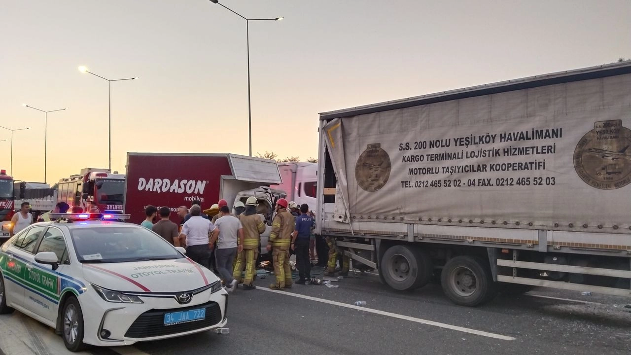 Kuzey Marmara Otoyolu'nda Dehşet Kazası 3 Yaralı