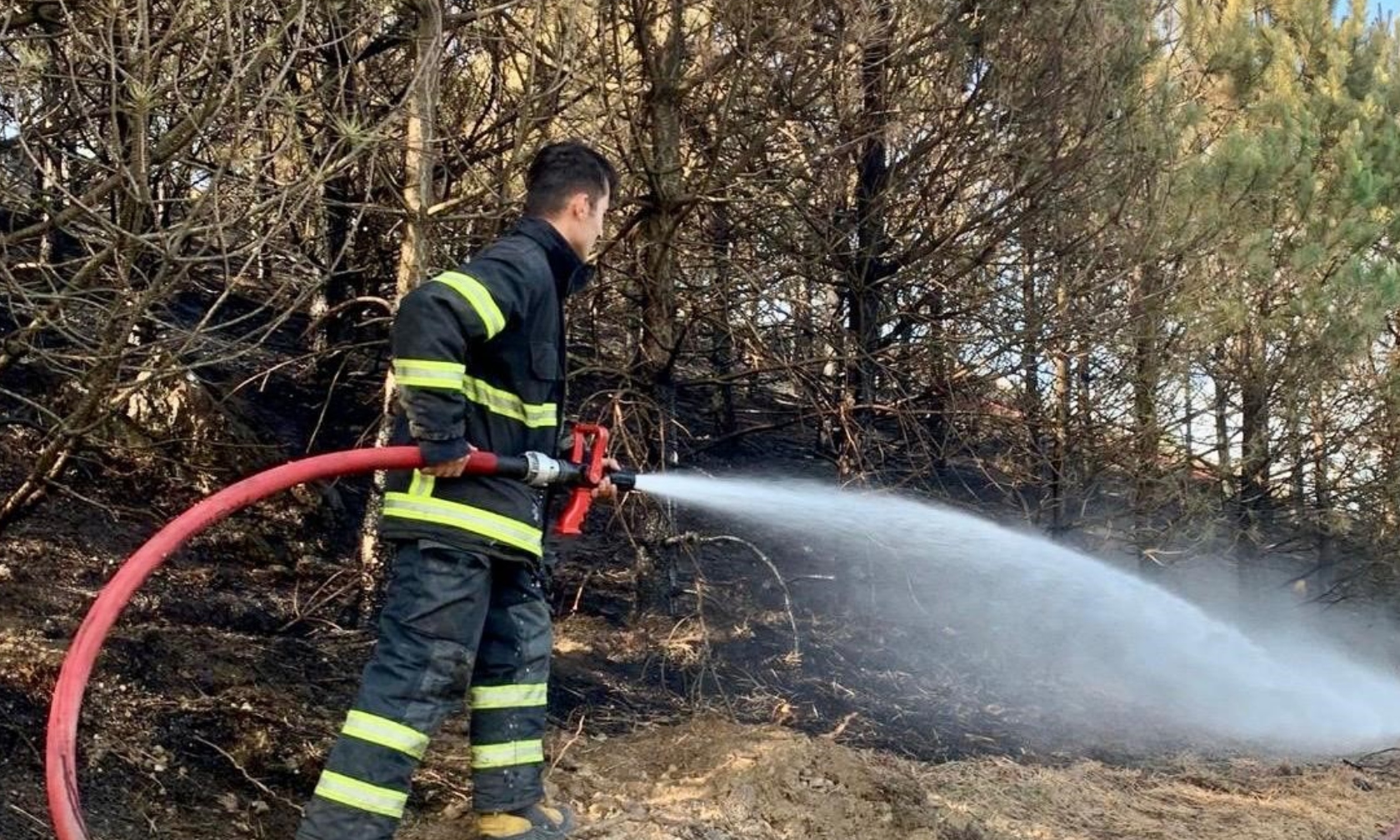 Samsunda Sicaklar Aniz Yanginlarini Tetikliyor Itfaiye 371 Yangina Mudahale Etti (2)