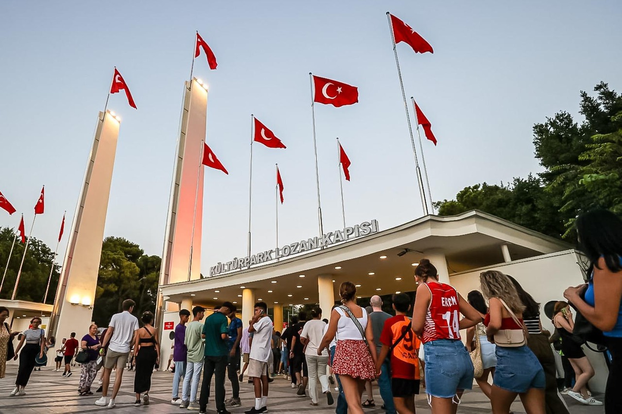 93 Izmir Enternasyonal Fuari Kapilarini Acmaya Hazirlaniyor 1