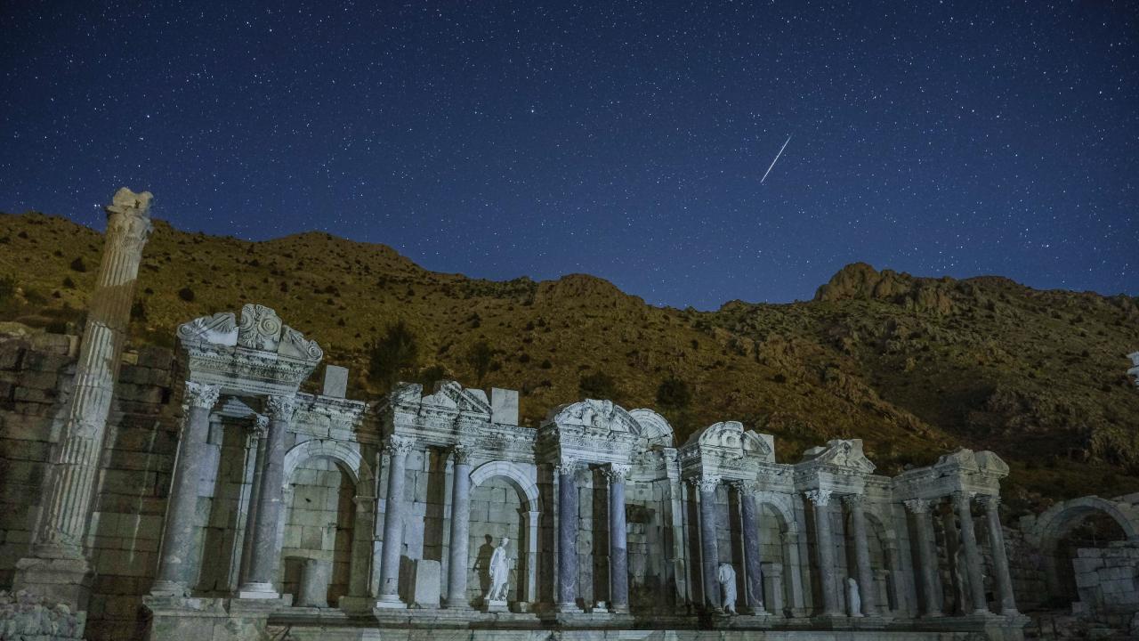 Burdurda Perseid Meteor Yagmuru Antik Sagalassosta Tarihi Anlar Yaratiyor (2)