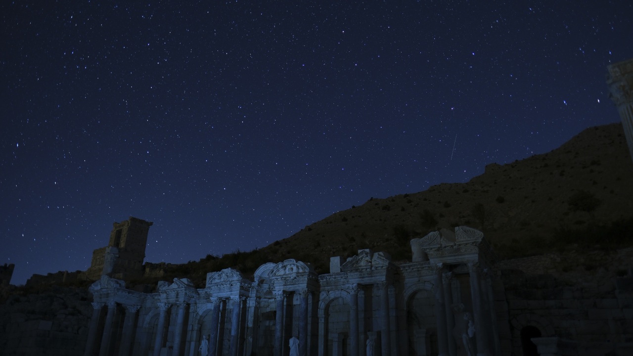 Burdurda Perseid Meteor Yagmuru Antik Sagalassosta Tarihi Anlar Yaratiyor (5)