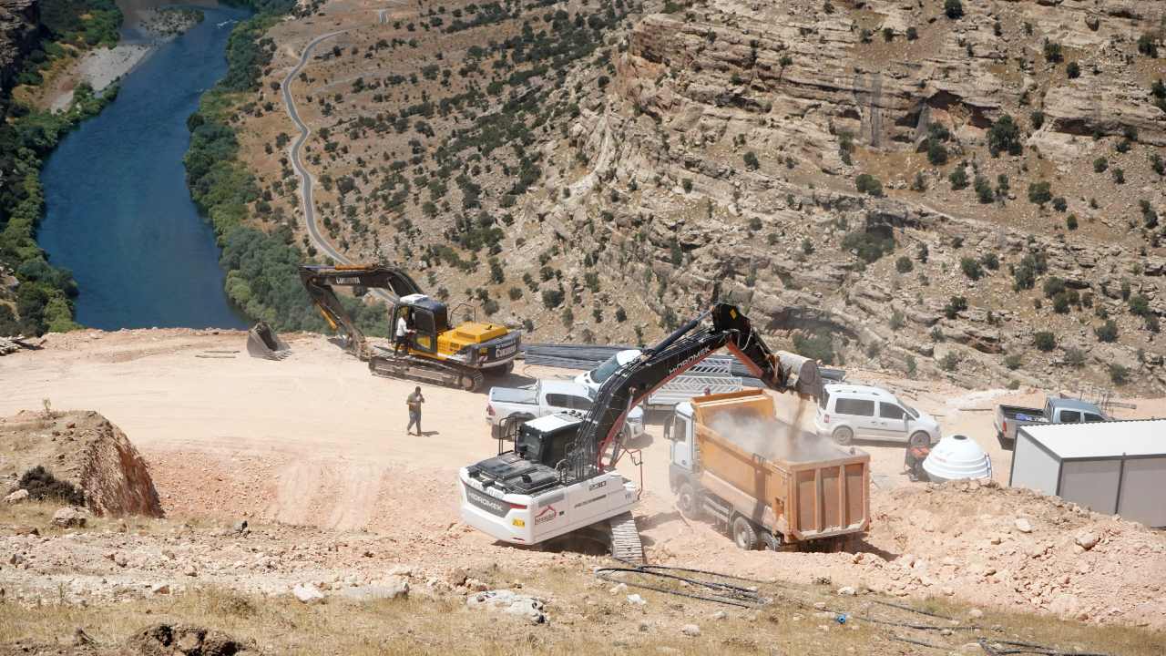 Cehennem Deresinde Siradisi Bir Manzara Sirnakin Gorkemli Cam Teras