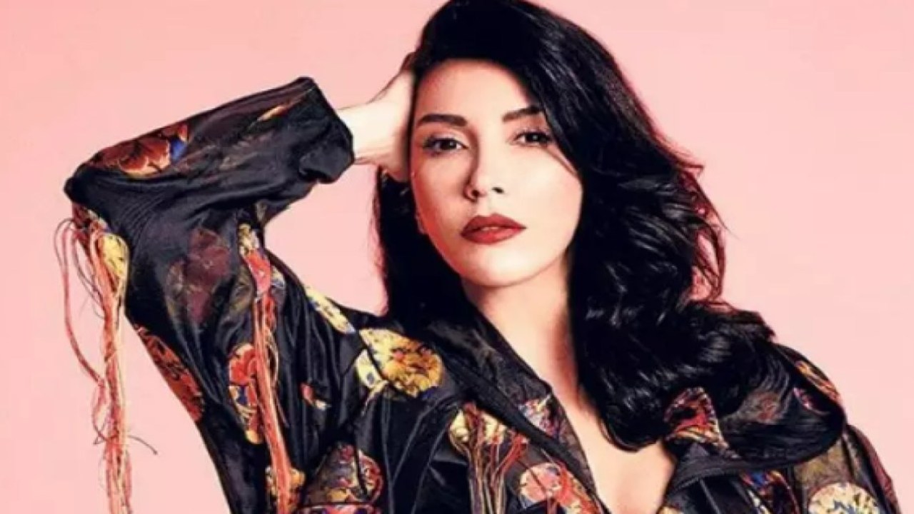 Hande Yener Av Tufegiyle Vurulan Kopegi Sahiplendi (2)