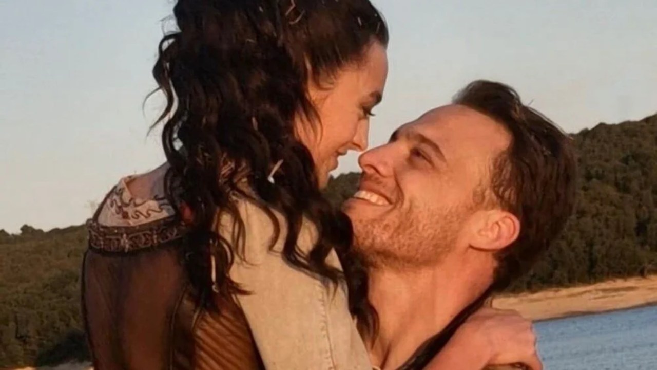 Kerem Bursin Ve Melis Sezenin Yeni Filmi Simarik Geliyor (2)