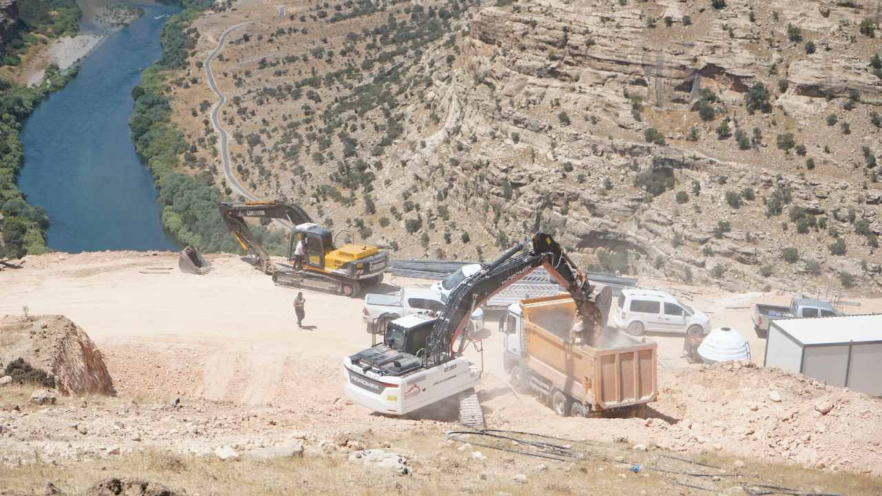 Sirnakta Turizm Atagi Dicle Nehrinin Essiz Guzelligi Cam Terasla Birlesiyor (2)