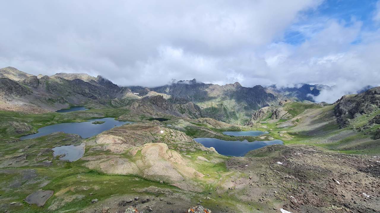 Erzuruma 145 Km Uzaklikta Yedigollerde Yaban Hayatinin Kalbi Atiyor (3)