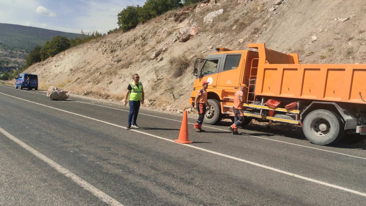 Kutahyada Ulasim Aksadi Tas Kutlesi Yola Dustu (1)