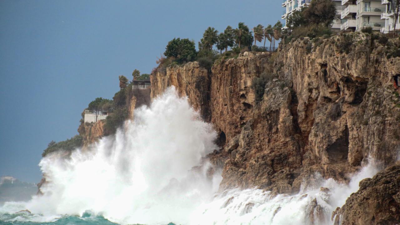 Meteorolojiden Antalya Icin Sok Uyari Firtina Geliyor