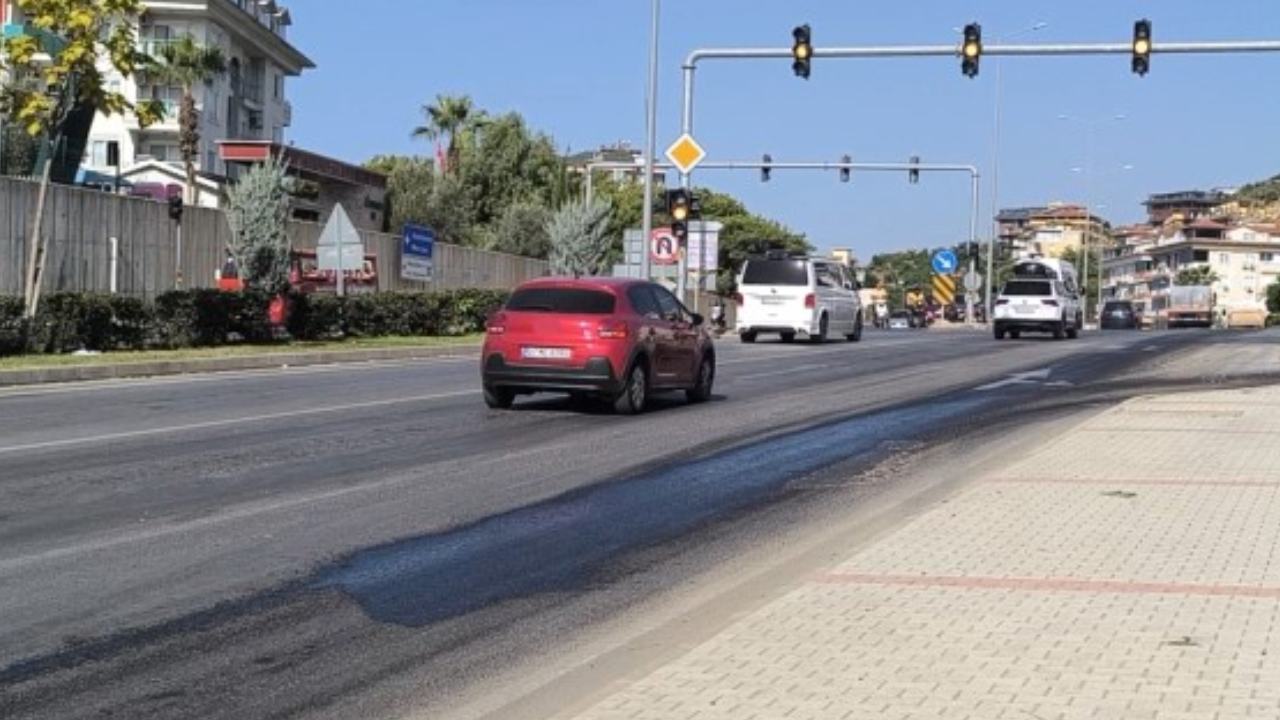 Yag Alanyada Trafigi Kilitledi Motosikletlilerin Yolu Savruldu